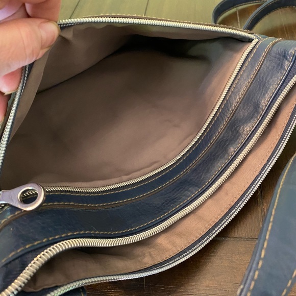 Relic Crossbody Purse Satchel Bag faux leather Vegan with matching wallet EUC - Picture 3 of 16